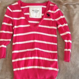 Abercrombie v neck sweater small